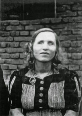 <p>Baba Vanga'nın ABD'nin 44'üncü başkanının siyahi olacağını söylemesinin ardından gerçekten Barack Obama ülkenin 44'üncü başkanı oldu.<br />
<br />
Vanga, göğüs kanserinden ölmeden önce, bu 'yeteneğinin' Fransa'da yaşayan 10 yaşında bir kıza geçeceğini söylemişti.</p>