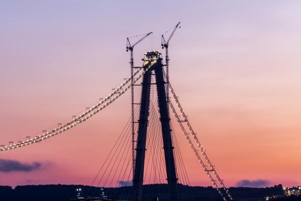 <p>Odayeri mevkiinde bulunan ve Kuzey Marmara otoyolunu, yapımı halen süren 3. Havalimanıyla bağlayacak büyük kavşakta ise çalışmalar çok yoğun bir şekilde sürüyor.</p>
<p> </p>