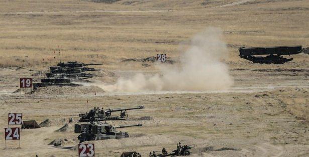<p>Kara Kuvvetleri Komutanlığının "Ateş Serbest-2015 Tatbikatı", Genelkurmay Başkanı Orgeneral Hulusi Akar ve komuta kademesinin katılımıyla Polatlı'da gerçekleştirildi.</p>