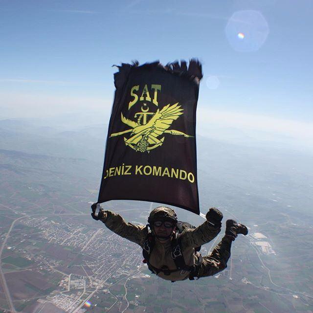 <p>Instagram'da "tskgenelkurmay" adıyla açılan hesapta, Silahlı Kuvvetlerin tatbikat, tören ve gösterileri ile Genelkurmay Başkanı Orgeneral Hulusi Akar'ın ziyaret ve incelemelerine ait fotoğraf ve videolar paylaşılıyor.</p>