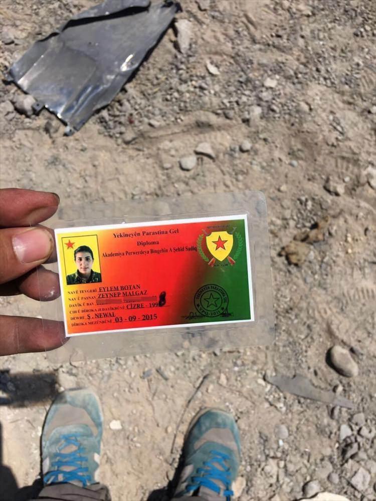 <p>Cerablus'ta TSK’nın imha ettiği terör yuvalarından ilk görüntüler gelmeye başladı.</p>