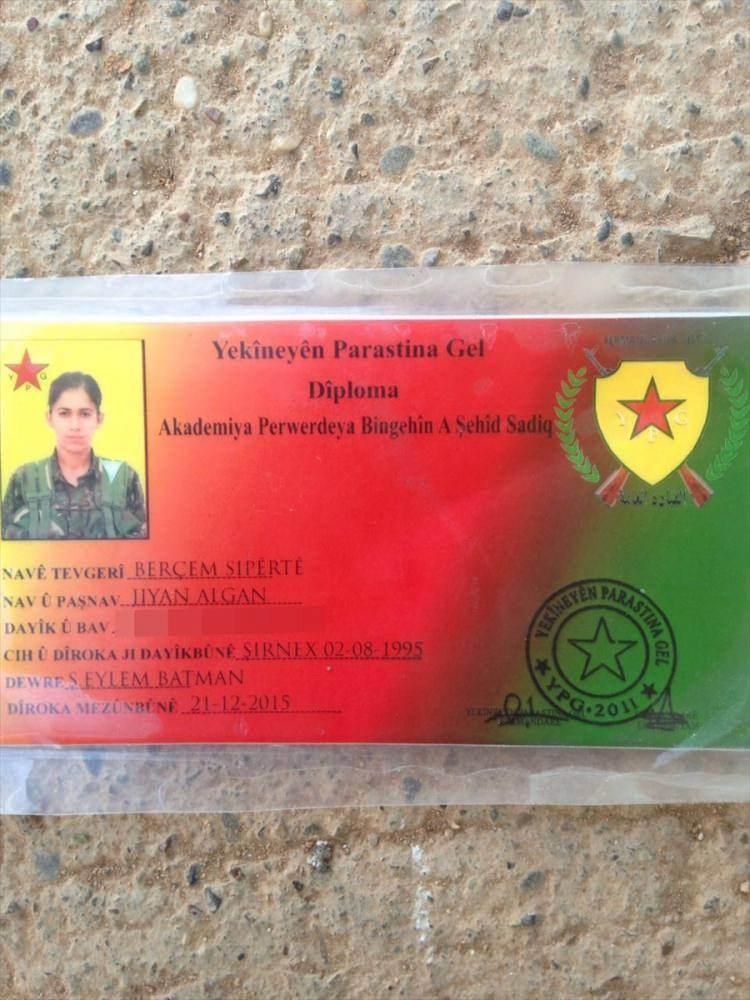 <p> </p>
<p>TSK’nın bölgede yaşayan sivil halkın zarar görmemesi için her türlü tedbirin alındığını ve azami hassasiyetin gösterildiğini bildirdiği hava saldırısının ardından Cerablus’taki AA ekipleri bölgeye ulaştı.</p>
<p> </p>