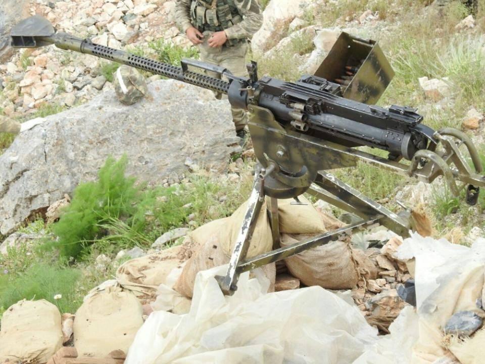 <p>Türk Silahlı Kuvvetleri (TSK), Hakkari Çukurca kırsalında icra edilmekte olan Şehit.Sağ. Üçvç. Mekan Şahin Operasyonu ile ilgili görüntü ve fotoğraf paylaştı.</p>