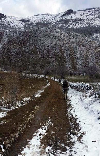 <p>Türk Silahlı Kuvvetleri (TSK), Bitlis, Bingöl, Siirt, ve Erzurum’da terör örgütü PKK’ya yönelik bir dizi operasyon düzenledi.</p>
