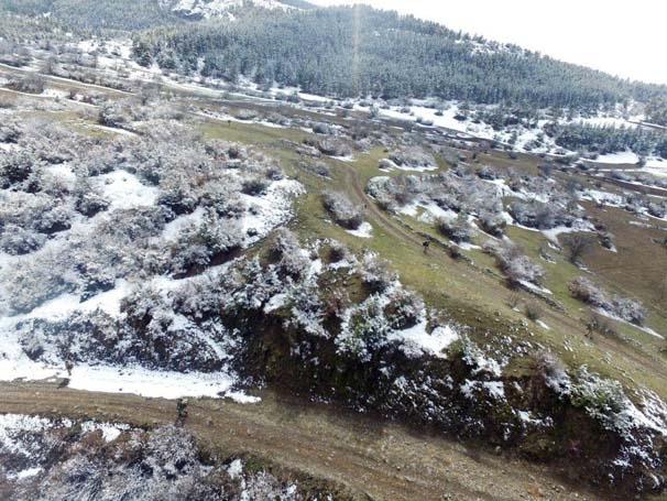 <p>49’uncu Komando Tugayı harekat komutasındaki 2’nci Jandarma Komando Alay Komutanlığına bağlı birlikler tarafından, Bingöl’ün Yayladere ilçesi kırsalında 8-9 Mart tarihlerinde "Şehit Jandarma Astsubay Kıdemli Başçavuş Metin KILDIŞ-3" operasyonu düzenlendi.</p>
