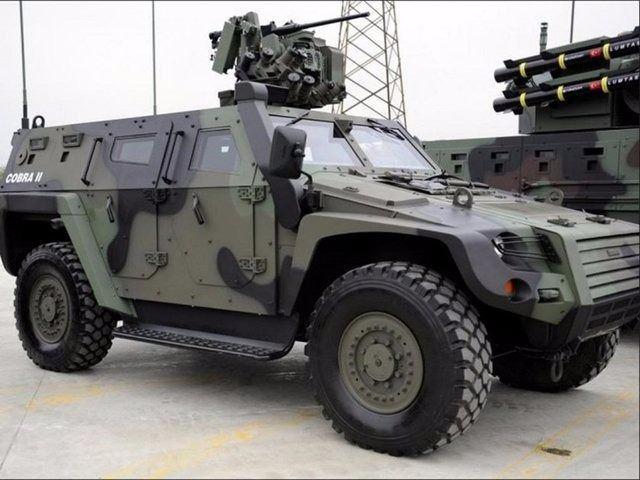 <p>Cobra 2, Üstün hareket kabiliyeti ve 9 personel taşıma kapasitesinin yanında personele sağladığı yüksek koruma, ateş gücü ve görev ekipmanları ile askeri uygulamalar için ideal. Cobra 2, en zorlu arazi ve iklim koşullarında üstün performans sağlar.​​</p>
