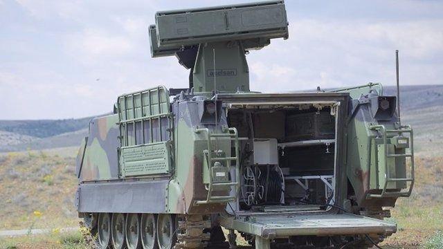 <p>Platform 4 veya 8 stinger füzesi taşıyabilmektedir. Tüm özellikleri bilgisayar veya operatör tarafından kontrol edilebilir.</p>

