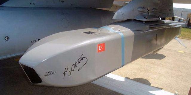 <p>Tübitak ve Roketsan tarafından üretilen füze Türk Hava Kuvvetleri'ndeki F-16'ların yanı sıra Lockeed Martin tarafından üretilen F-35'lere de monte edilebilecek.</p>
