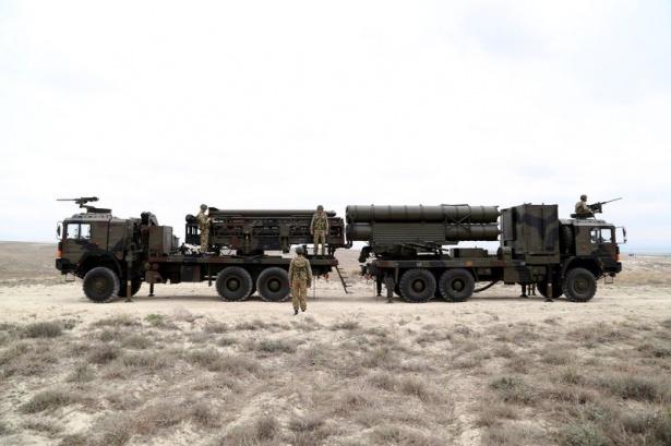 <p><strong>DEMİR KUBBE'Yİ SOLLADI</strong></p>
<p>Milli Sakarya ve İHA'lar İsrail’in geliştiği ve Gazze hattında kullandığı Demir Kubbe diye adlandırılan radarlı sistemi solladı. </p>
