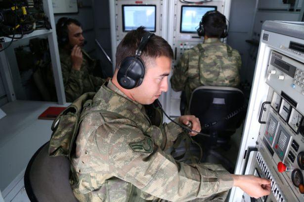 <p>Roket üretim tesisi tespit edilerek uçaklarla imha edildi. </p>