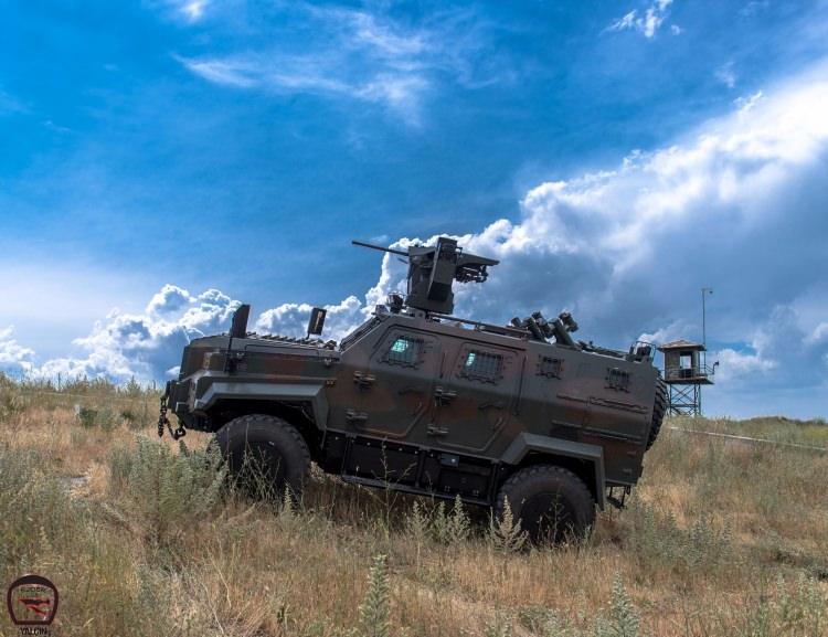 <p>47,5 MİLYON AVROLUK SİPARİŞ<br />
<br />
TSK'da son dönemde artan Cobra ihtiyacı Otokar tarafından üretilen Cobra 2'lerle karşılanacak. Araçlar için teslimat hazırlıklarının başladığı, araçların bir kısmının önümüzdeki dönemde teslim edileceği öğrenildi. 47,5 milyon avroluk sipariş kapsamında araçlar aşama aşama teslim edilecek ve teslimat 2017 yılının ilk yarısı sonunda tamamlanacak.</p>
