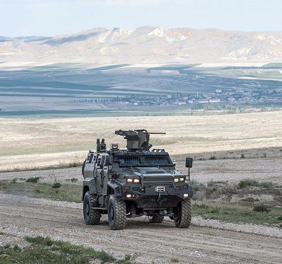 <p>NATO'nun en büyük ikinci ordusu olma özelliğini taşıyan TSK, envanterine giren yerli silahlarla hem gücünü artırdı hem de yurt içi ve dışında terörle mücadelede etkin rol oynadı.</p>