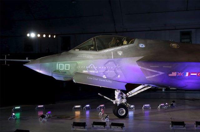 <p>Türkiye'nin 116 adet F-35 savaş uçağı sipariş verdiği projenin diğer ortakları ise Avustralya, Kanada, Danimarka, İtalya, Hollanda, Norveç, İngiltere ve Almanya. AA</p>
<p> </p>
<ul>
</ul>
<ul>
</ul>