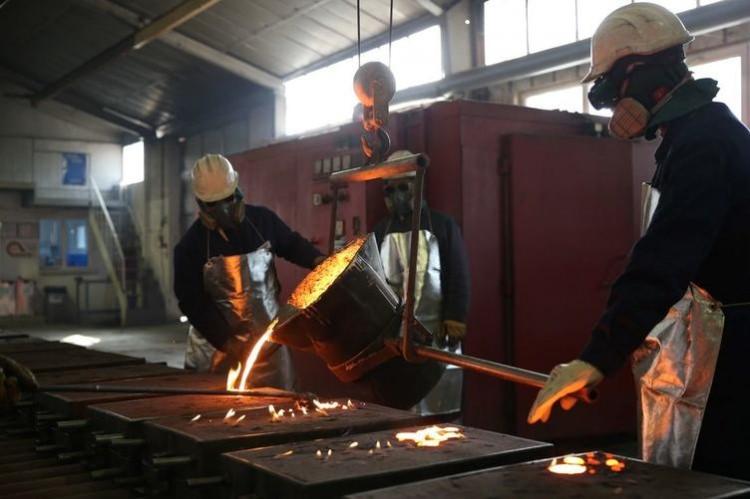<p>2. Ana Bakım Merkezi Fabrikalar Müdürü Tayfun Türkoğlu, AA muhabirine, şu anda ateş destek otomasyon projesi kapsamında M113 model zırhlı personel taşıyıcıların modernizasyon faaliyetlerini icra ettiklerini belirterek, "Ordu yağ analizi, elektronik ve mekanik cihazların kalibrasyonu, dost ve müttefik personeline görev başı meslek eğitimi verilmesi, ast birliklere müşavirlik sağlanması, yürütülen diğer görevler arasında." dedi.</p>

<p> </p>
