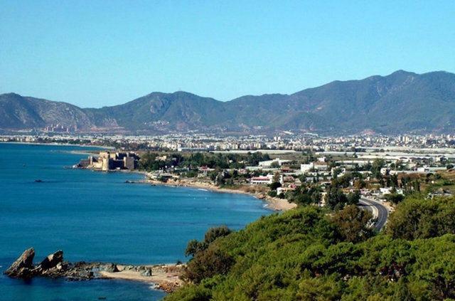 <p><strong>Anamur (Mersin)</strong></p>

<p>Nüfusu: 64.933</p>

