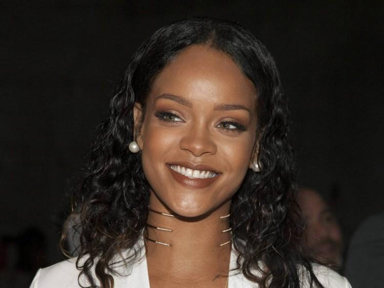 <p><strong>Rihanna</strong></p>
<p>5.5 milyon civarı</p>