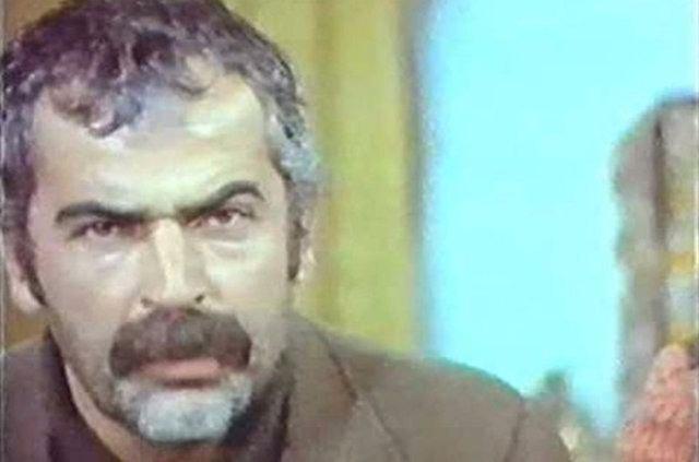 <p>Yeşilçam'ın 'kötü adam' karakterlerinin vazgeçilmez ismi olan oyuncu Hayati Hamzaoğlu 2000 yılında, 67 yaşında vefat etti.</p>
