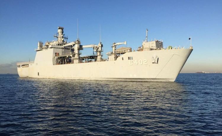 <p>TCG Bayraktar, ikmal yapmadan 30 gün denizde kalabiliyor ve 5 bin deniz milinden fazla yol alabiliyor.</p>