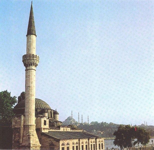 <p>Azapkapı Sokullu Mehmet Paşa Camii</p>