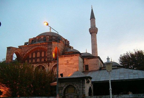<p>Kılıç Ali Paşa Camii</p>
