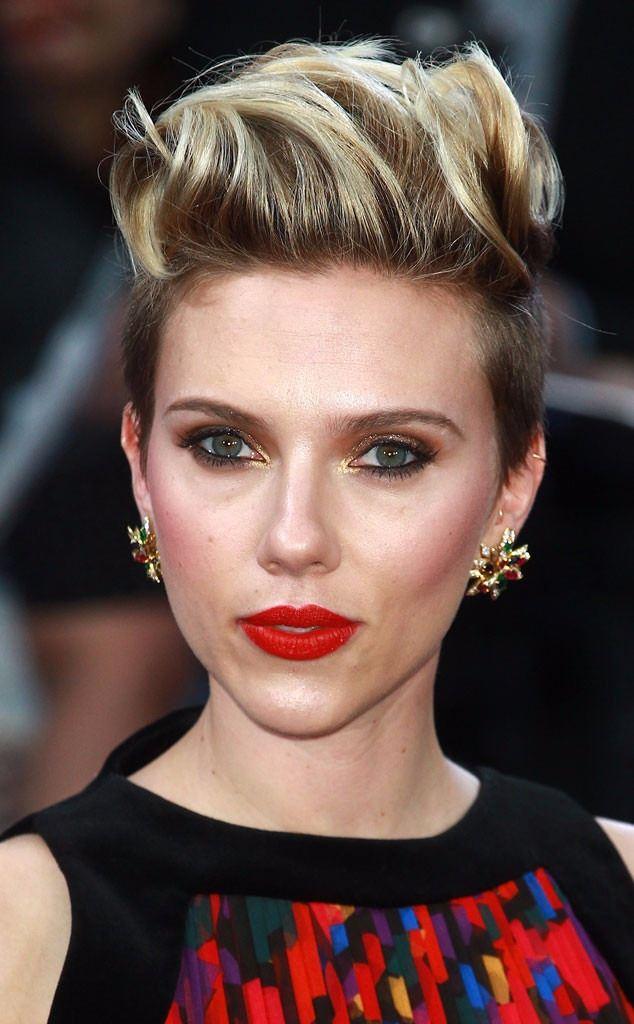 <p>Kadınlar kategorisinde bugüne kadar rol aldığı filmlerin tamamı 3.332 milyar dolar gişe yapan 31 yaşındaki Scarlett Johansson zirveye oturdu. </p>
