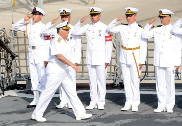 <p>"Se&ccedil;kin G&ouml;zlemci G&uuml;n&uuml;"nde g&uuml;d&uuml;ml&uuml; mermi ve torpido atışları ger&ccedil;ekleşti. Genelkurmay Başkanı Necdet &Ouml;zel'in de izlediği tatbikatta, unsurlar ger&ccedil;ekleştirdikleri atışlarda y&uuml;ksek isabet oranına ulaştı.</p>
