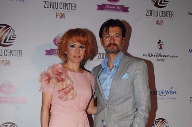 <p>Zorlu Holding hissedarı Olgun Zorlu, iki çocuk babası</p>
<p>VELİAHTI OLDUKLARI SERVET: 875 MİLYON DOLAR</p>