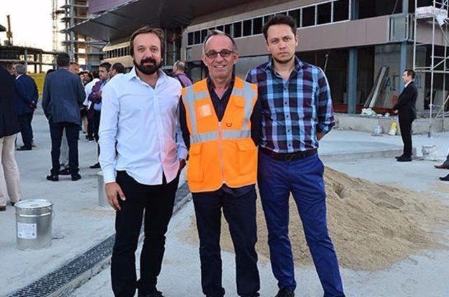 <p>Hakkı Ağaoğlu(solda), Onur Ağaoğlu(sağda)</p>
<p>VELİAHTI OLDUKLARI SERVET: 550 MİLYON DOLAR</p>