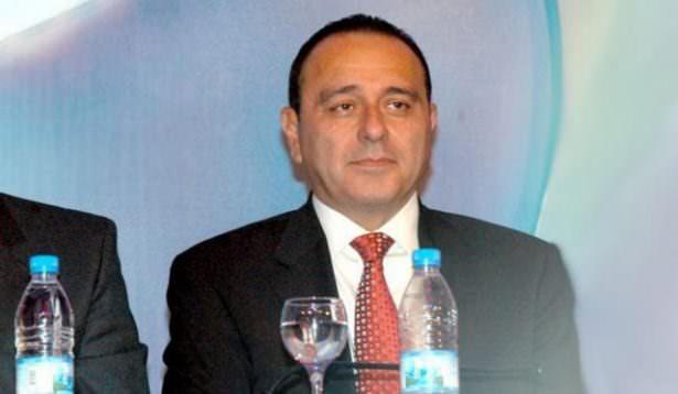 <p>Eski TUSİAD Başkanı ve Sabancı Holding Yönetim Kurulu Üyesi Ömer Sabancı'nın çocukları: </p>
<p>*Hacı Sabancı<br />
*Hakan Sabancı<br />
*Kerim Sabancı</p>