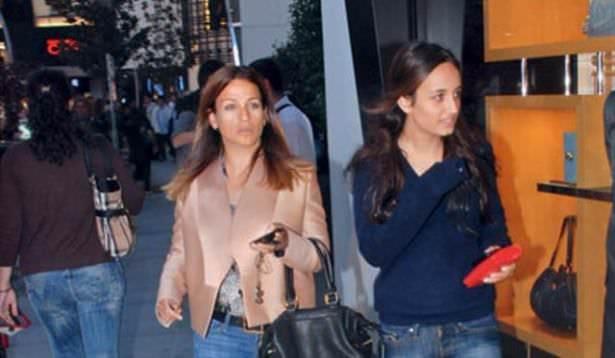 <p>Sevil Sabancı ve kızı Melisa Tapan...</p>
<p> </p>