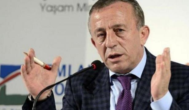 <p>Ağaoğlu Şirketler Grubu Yönetim Kurulu Başkanı Ali Ağaoğlu'nun çocukları: </p>
<p>*Ali Ege Ağaoğlu <br />
*Sena Ağaoğlu <br />
*Alican Ağaoğlu</p>