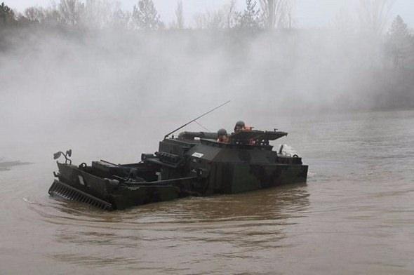 <p>KUNDUZ - AZMİM <br />
<br />
FNSS tarafından üretilen zırhlı istihkam aracı, savaş sırasında en kritik bölgelerde dahi görev alabiliyor.</p>