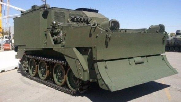 <p>KUNDUZ - AZMİM <br />
<br />
2 personelin kullandığı araç; karada saatte 45, su da ise 8.6 kilometre hız yapabiliyor. Azami 400 kilometre yol yapabilen zırhlı araç, nokta dönüşü de yapabiliyor.</p>
