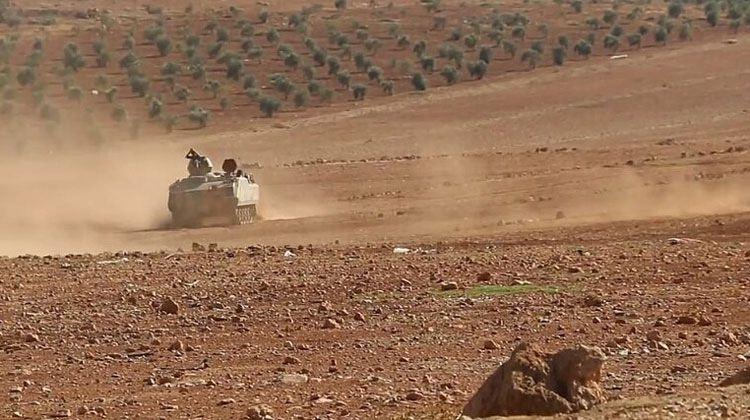 <p>Ayrıca PKK/PYD'nin Suriye'nin kuzeyinde oluşturmak istediği koridorun da önünü kesmiş olacak. El Bab'ın muhalifler için bir diğer önemi ise yapılacak Menbiç operasyonu için onlara harekat alanı açacak olması.</p>
<p> </p>