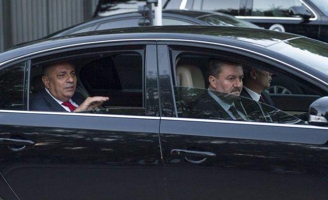 <p><strong>26 Ağustos:</strong> İlk kez “seçim hükümeti” kuruldu. Seçim hükümetinde bakanlık davetine HDP ile MHP’den Tuğrul Türkeş yanıt verdi. HDP’li bakanlar bir süre sonra görevden çekildi. Partisinden ihraç edilen Türkeş ise AK Parti’den aday olarak Başbakan Yardımcılığı’na devam etti.</p>