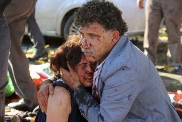 <p><strong>CANLI BOMBA DEPREMİ<br />
10 Ekim:</strong> Vatandaşlar Ankara Garı önünde miting için toplanırken 2 canlı bomba 3 saniye arayla kendilerini patlattı. Saldırıda 103 kişi öldü, 246 kişi yaralandı.</p>
