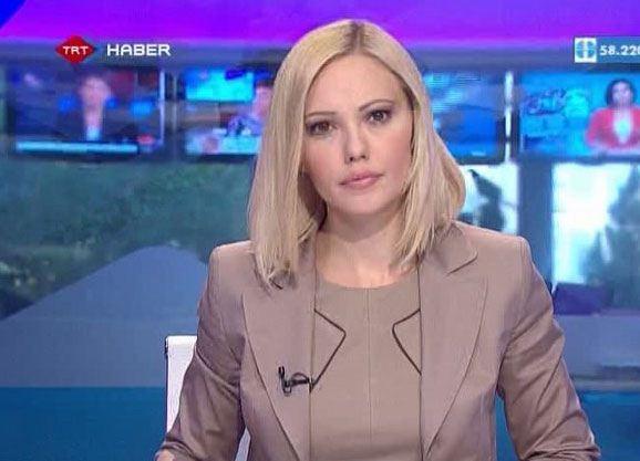 <p>Üç çocuklu bir ailenin ortanca kızı olan spiker, Hacettepe Üniversitesi Sosyoloji bölümünden mezun.<br />
 </p>
