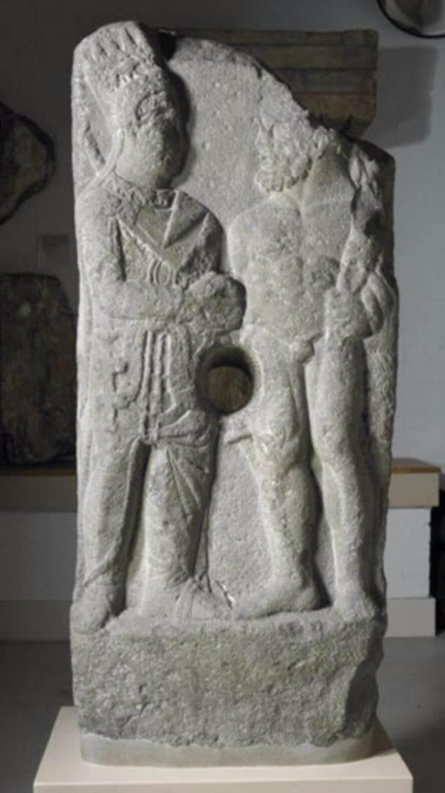 <p><strong>İNGİLTERE</strong></p>
<p>Samsat Steli (British Müzesi)</p>