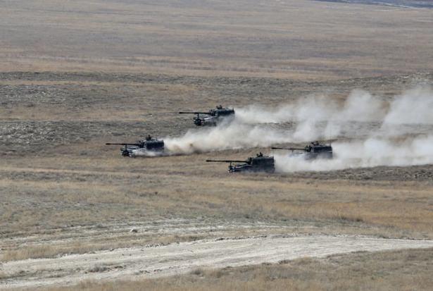 <p>Fırtına obüsleri son olarak Suriye ve Irak sınırındaki bölgelerde terör örgütleri PKK ve IŞİD'e yönelik hedeflerin imhası için kullanıldı.</p>
