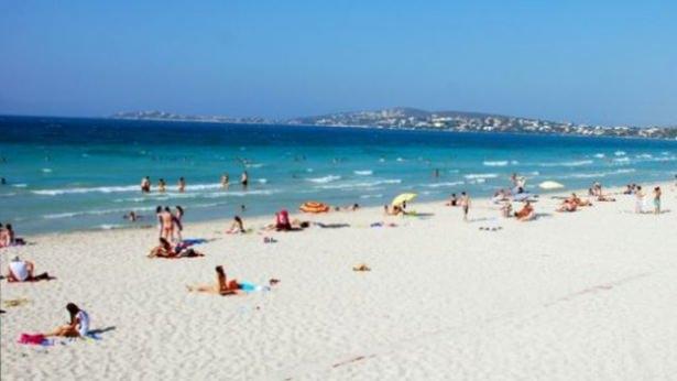 <p>Uluslararası Mavi Bayrak jürisi, 2016 yılı Mavi Bayrak ödüllerini açıkladı. Türkiye 50 ülke içinde plaj sıralamasında 444 "mavi bayraklı" plajı ile İspanya'nın ardından dünya ikincisi oldu.</p>
