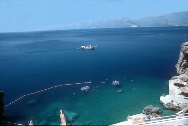 <p>İşte Türkiye'de mavi bayraklı plaja sahip illler...</p>

<p>Antalya - 201 plaj</p>
