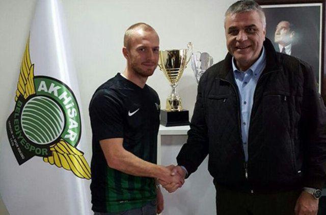 <p>Daniel Larsson - Gaziantepspor -> Akhisar</p>
