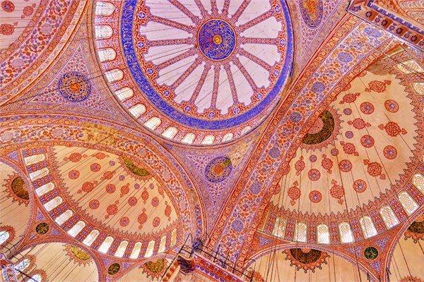 <p><strong>Sultan Ahmet Camii</strong></p>
<p>İstanbul, Türkiye</p>