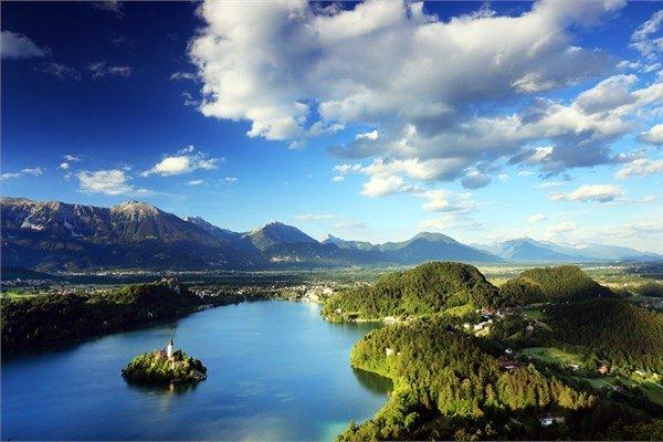 <p><strong>Bled Gölü</strong></p>

<p>Slovenya</p>
