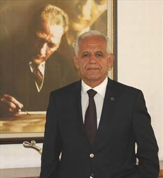 Türkonfed Başkanı Süleyman Onatça, raporla Türkiye'nin bundan sonra 'patates cipsi' mi 'bilgisayar çipi' mi üretmesi gerektiği sorusuna yanıtlar aradığını belirterek Haziran'da yayımlanacak ikinci ciltte çözüm önerilerinin de verileceğini anlattı.
