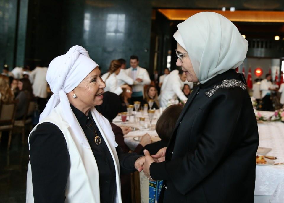 <p> Bedia Akartürk</p>
