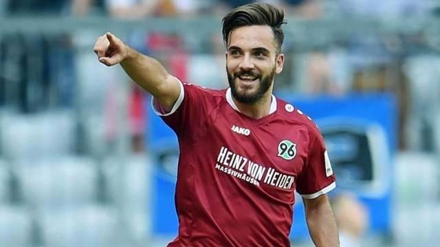 <p>KENAN KARAMAN</p>

<p>Hannover 96</p>
