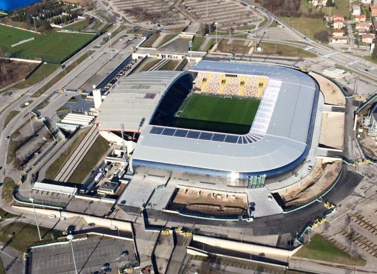 <p>Dacia Arena (İtalya)</p>