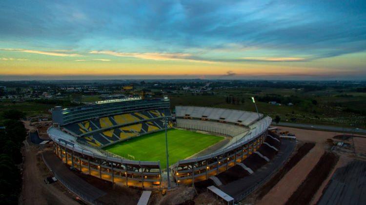 <p>Estadio Campeón del Siglo (Uruguay)</p>