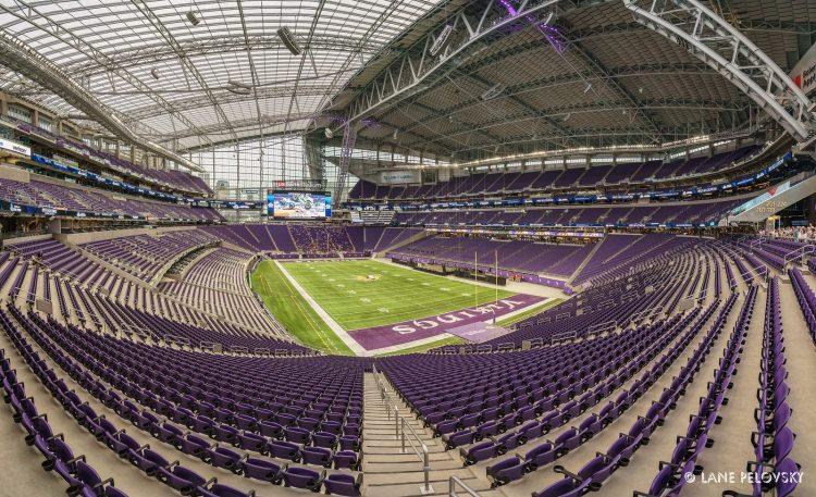 <p><strong>İşte yarışmada yer alan diğer stadyumlar;</strong><br />
<br />
U.S. Bank Stadium (ABD)<br />
<br />
Yarışmaya katılıp oy kullanmak için aşağıdaki şu linke girmek gerekiyor: <a href="http://stadiumdb.com/competitions/stadium_of_the_year_2016">http://stadiumdb.com/competitions/stadium_of_the_year_2016</a></p>
